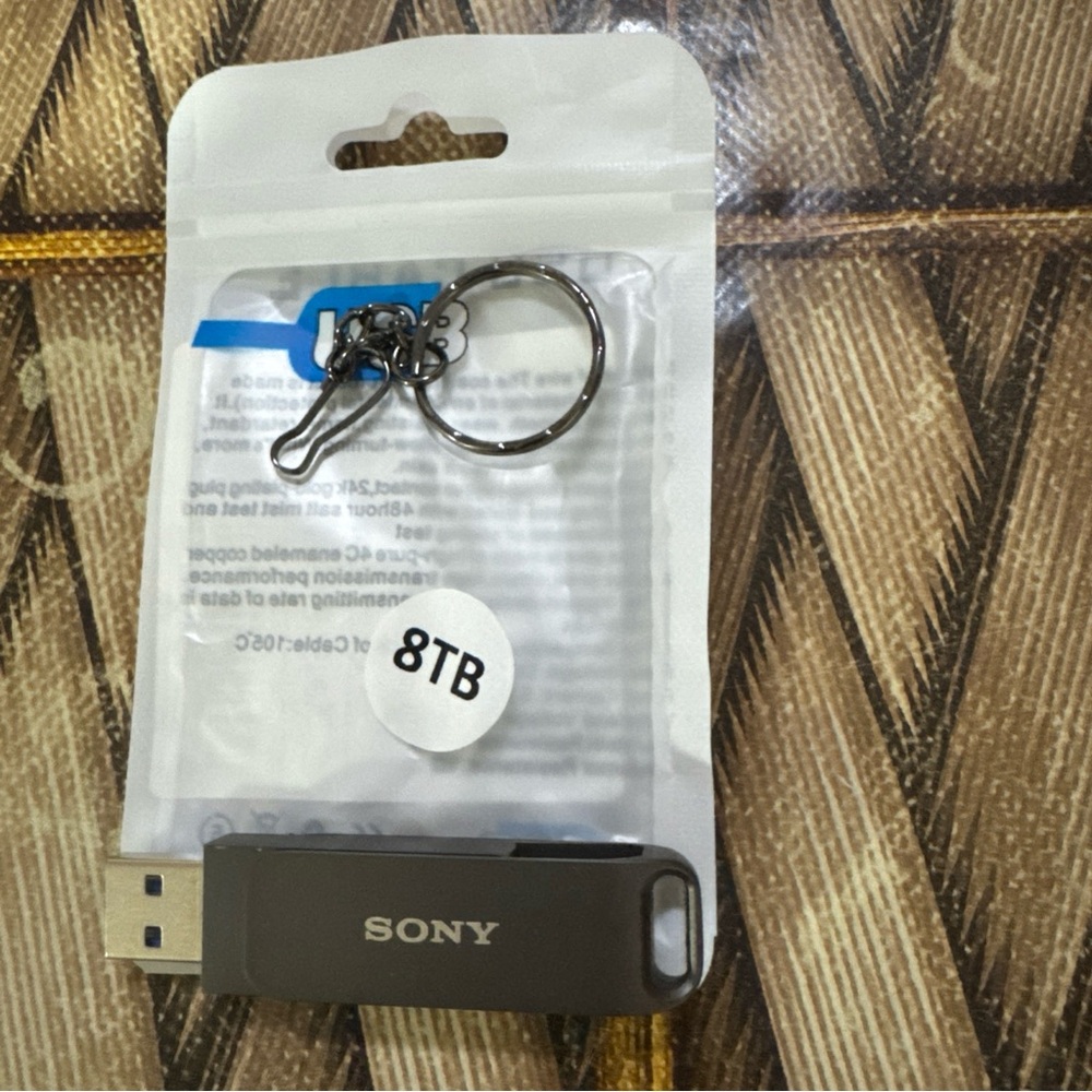 Sony Gray USB Flash Drive with Keychain - Picture 2 of 2